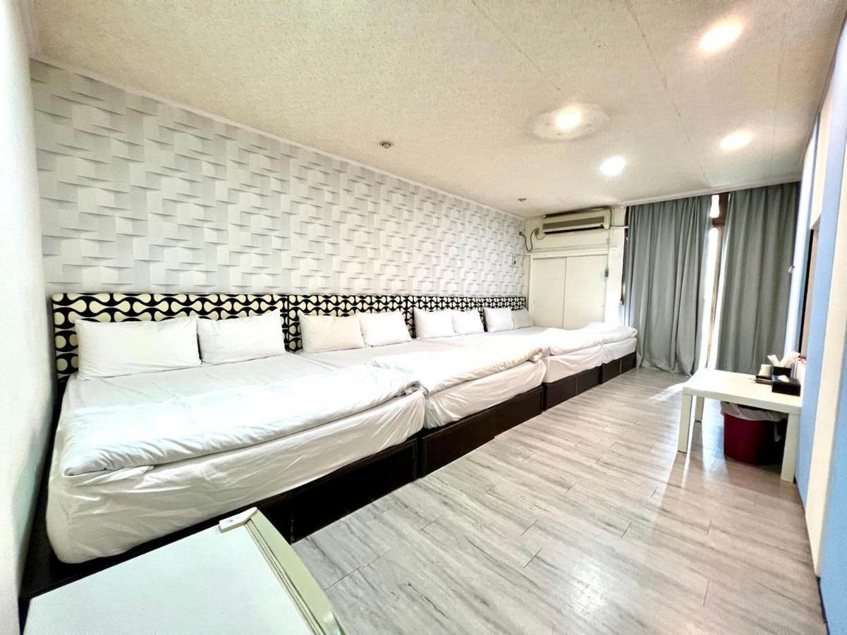 Ferienwohnung 逢甲mickey House Taichung Exterior foto
